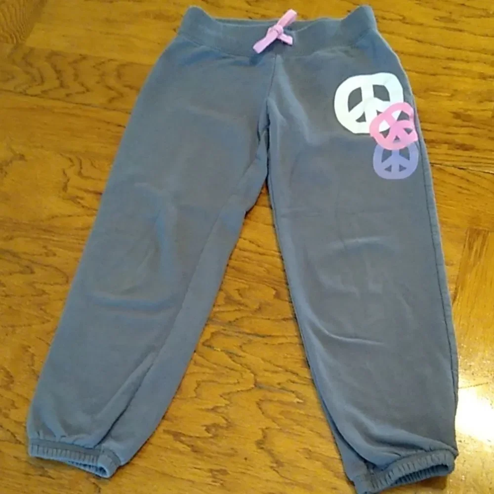 8/$20 Old Navy at 5 Girls Sweatpants